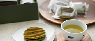 お茶とスイーツのセットイメージ画像