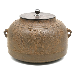 茶道具 炉釜（ろがま） 真形釜 雪竹梅地紋 炉用 大國 藤兵衛