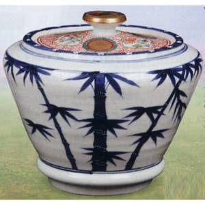 茶道具　水指　九谷焼　丹念に描きつくされた逸品の染付唐草　紅椿作