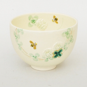 茶道具 抹茶茶碗（まっちゃちゃわん） 茶碗 浮彫 白詰草に蜜蜂 今岡 三四郎